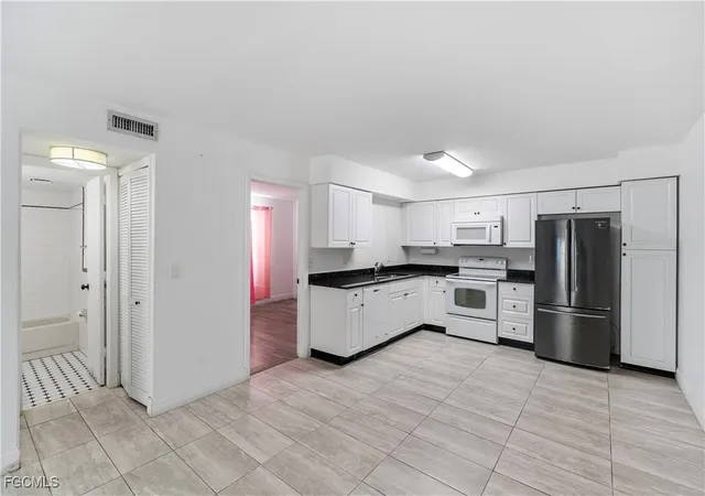 5th image of 1100 Pondella Rd #908, Cape Coral, FL 33909 | MLS# 2026002600
