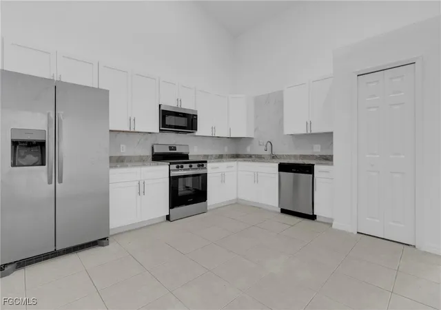 4th image of 4713/4715 28Th St Sw, Lehigh Acres, FL 33973 | MLS# 2026002722
