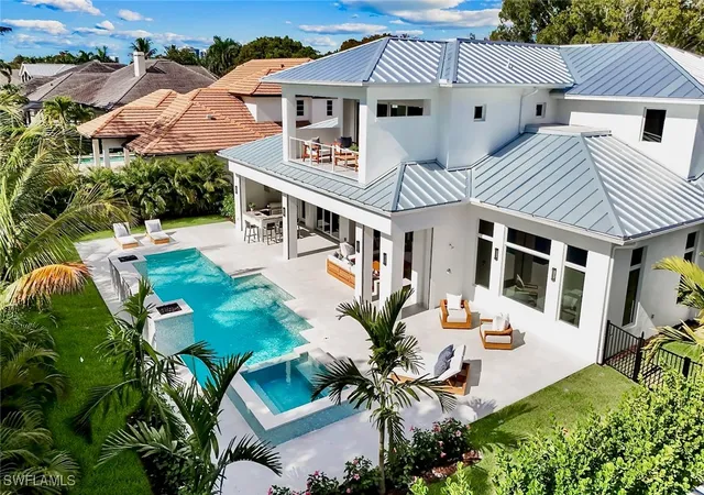 45th image of 726 Riviera Dr, Naples, FL 34103 | MLS# 226001010