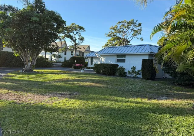 Photo 2 of Single family home for sale at 310 Carnaby Ct, Naples, FL 34112 | MLS# 225079026 | Listing updated on 2026-04-11