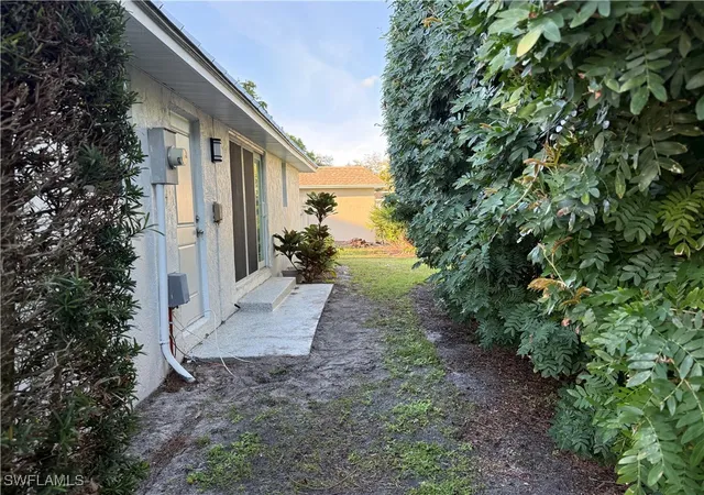 Photo 3 of Single family home for sale at 310 Carnaby Ct, Naples, FL 34112 | MLS# 225079026 | Listing updated on 2026-04-11