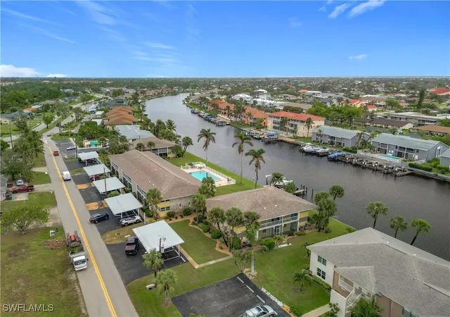 3rd image of 4613 Se 5Th Ave, Cape Coral, FL 33904