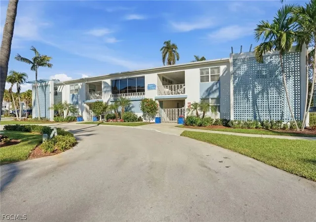 4th image of 1295 Gulf Shore Blvd S, Naples, FL 34102