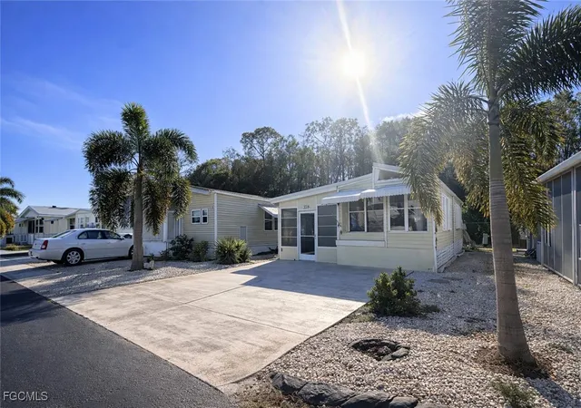 2nd image of 318 Fountain View Blvd, North Fort Myers, FL 33903 | MLS# 2026003726