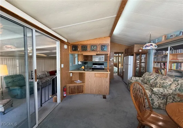 4th image of 318 Fountain View Blvd, North Fort Myers, FL 33903 | MLS# 2026003726