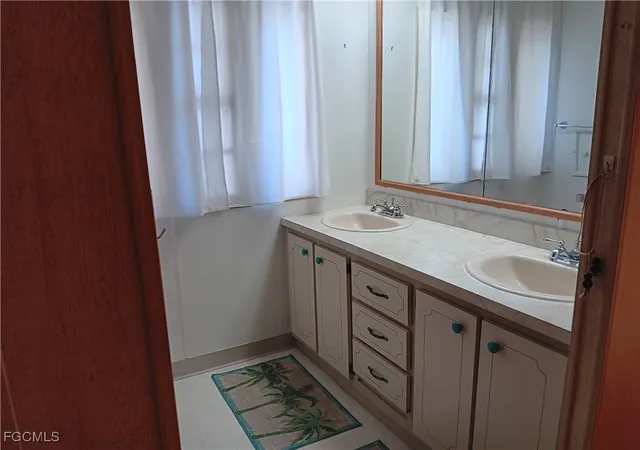 Photo 4 of Manufactured home for sale at 610 Friendly Pl, North Fort Myers, FL 33917 | MLS# 2026003829 | Listing updated on 2026-09-30