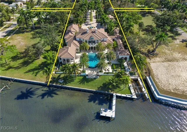 Photo 1 of Mansion for sale at 1240 Coconut Dr, Fort Myers, FL 33901 | MLS# 2026003843 | Listing updated on 2026-06-12