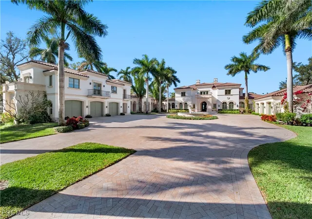 Photo 4 of Single family home for sale at 1240 Coconut Dr, Fort Myers, FL 33901 | MLS# 2026003843 | Listing updated on 2026-06-12