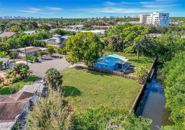 Photo 1 of Sale Pending at 59 River Ct, Naples, FL 34110 | MLS# 226003496 | Listing updated on 2026-08-01