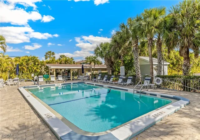 Homes for sale in Fort Myers, FL | 8162 Country Road, Fort Myers, FL 33919 | Houzeo