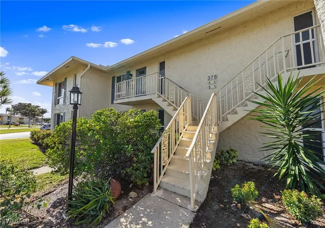 3rd image of 378 Palm Dr, Naples, FL 34112