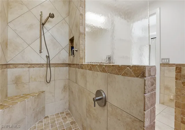 2nd image of 340 12Th Ave S, Naples, FL 34102