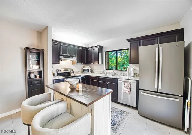 2nd image of 1444 Park Shore Cir #3, Fort Myers, FL 33901 | MLS# 2026004197