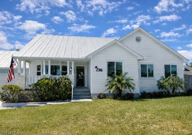 Homes for sale in Estero, FL | 20520 Pine Tree Ln, Estero, FL 33928 | MLS# 225083687
