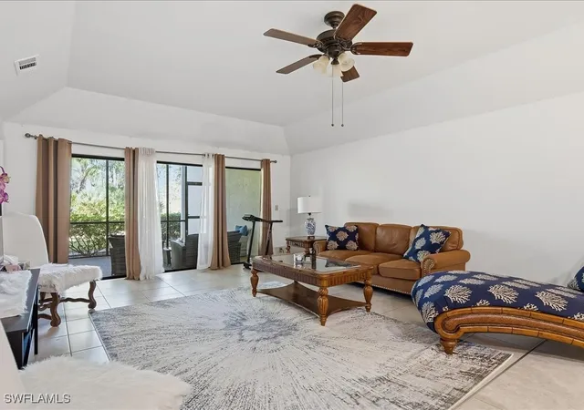 Homes for sale in Naples, FL | 1833 Courtyard Wy, Naples, FL 34112