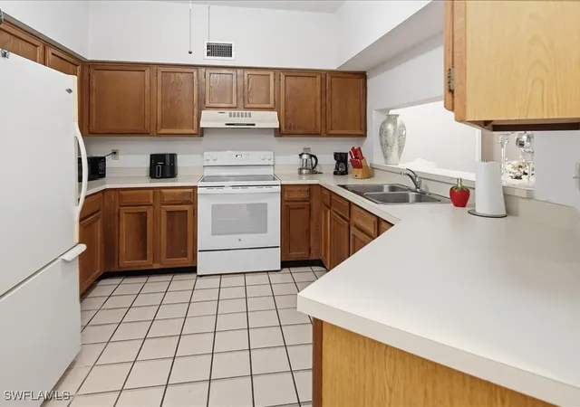 Homes for sale in Naples, FL | 1833 Courtyard Wy, Naples, FL 34112