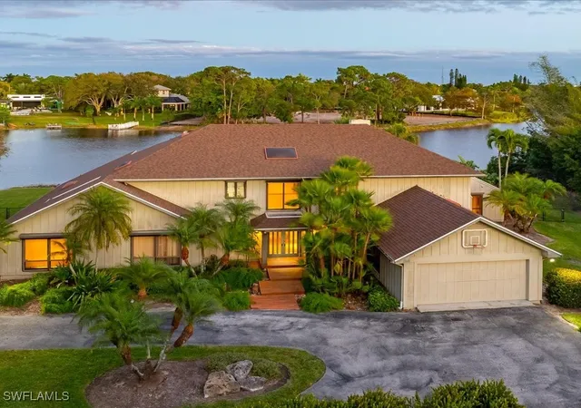 Photo 2 of Mansion for sale at 154 Cajeput Dr, Naples, FL 34108 | MLS# 226003561 | Listing updated on 2026-05-20