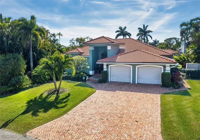 3rd image of 130 Montrose Dr, Fort Myers, FL 33919 | MLS# 2026004741