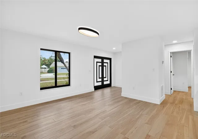 4th image of 1433 Paloma Dr, Fort Myers, FL 33901 | MLS# 2026004813