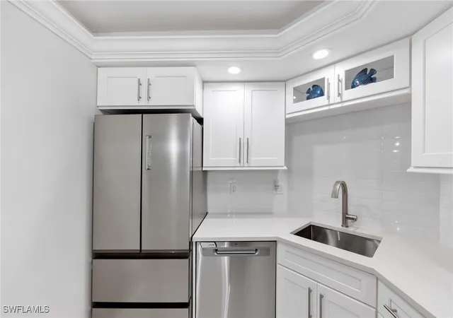 4th image of 5 Bluebill Ave, Naples, FL 34108