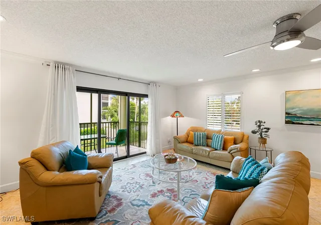 Homes for sale in Marco Island, FL | 960 Swallow Ave, Marco Island, FL 34145
