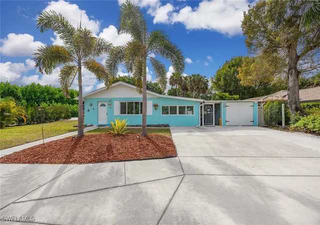 Photo 2 of Single family home for sale at 10690 Crockett St, Bonita Springs, FL 34135 | MLS# 226004318 | Listing updated on 2026-07-31