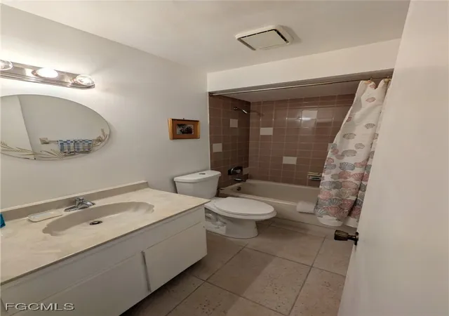 2nd image of 1111 Cape Coral Pkwy W, Cape Coral, FL 33914
