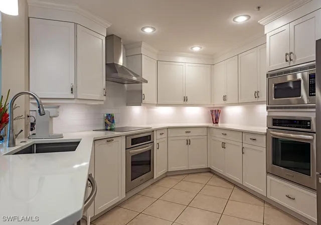5th image of 60 Seagate Dr #1205, Naples, FL 34103 | MLS# 226004594