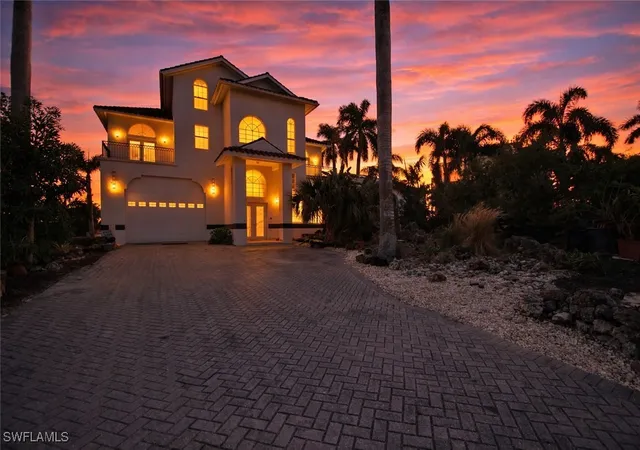 Photo 3 of Sale Pending at 28 Pelican St W, Naples, FL 34113 | MLS# 226003694 | Listing updated on 2026-07-10