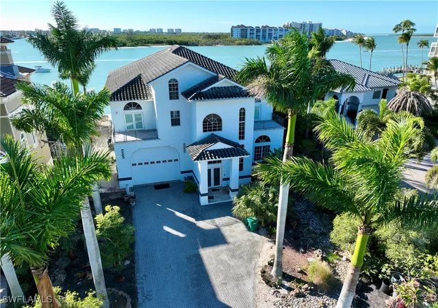 Photo 4 of Sale Pending at 28 Pelican St W, Naples, FL 34113 | MLS# 226003694 | Listing updated on 2026-07-10