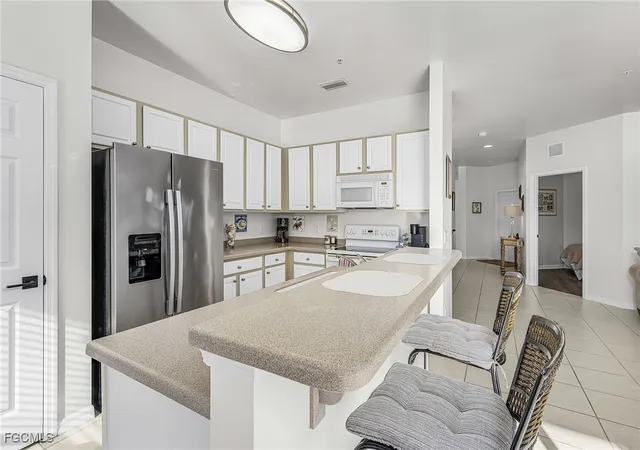 Listing Photo 5 - Condo for sale in building located at 9305 La Playa Ct, Bonita Springs, FL 34135 - Unit #1613