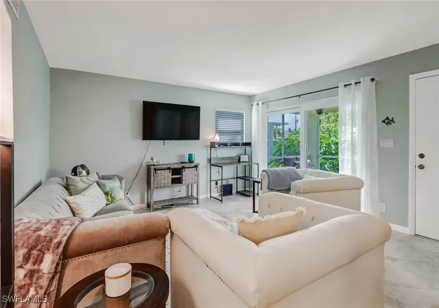4th image of 1351 Curlew Ave, Naples, FL 34102