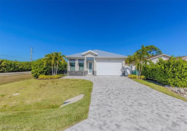 Photo 2 of Single family home for sale at 803 92nd Avenue N, Naples, FL 34108 | MLS# 226005026 | Listing updated on 2026-08-03