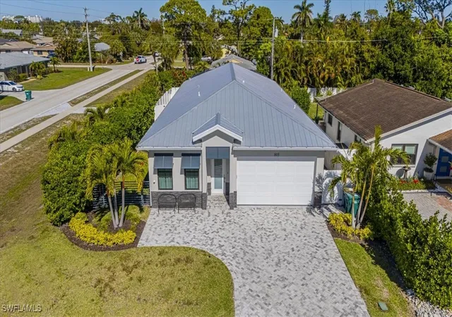 Photo 3 of Single family home for sale at 803 92nd Avenue N, Naples, FL 34108 | MLS# 226005026 | Listing updated on 2026-08-03