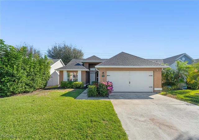 4th image of 15068 Cloverdale Dr, Fort Myers, FL 33919 | MLS# 2026005747