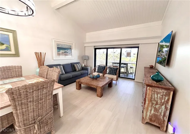 Listing Photo 5 - Condo for sale in building located at 2122 Gulf Bch Villas, Captiva, FL 33924