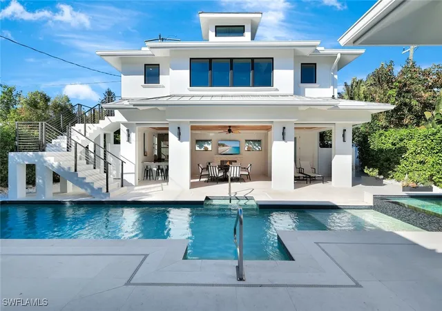 Photo 3 of Single family home for sale at 739 5th Avenue N, Naples, FL 34102 | MLS# 226005784 | Listing updated on 2026-05-23