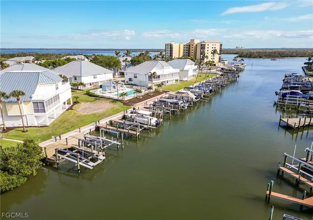 4th image of Hibiscus Pointe #82 Bay Beach Ln, Fort Myers Beach, FL 33931 | MLS# 2026006670