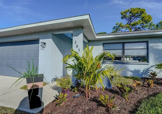3rd image of 305 Se 14Th Ter, Cape Coral, FL 33990 | MLS# 2026006674
