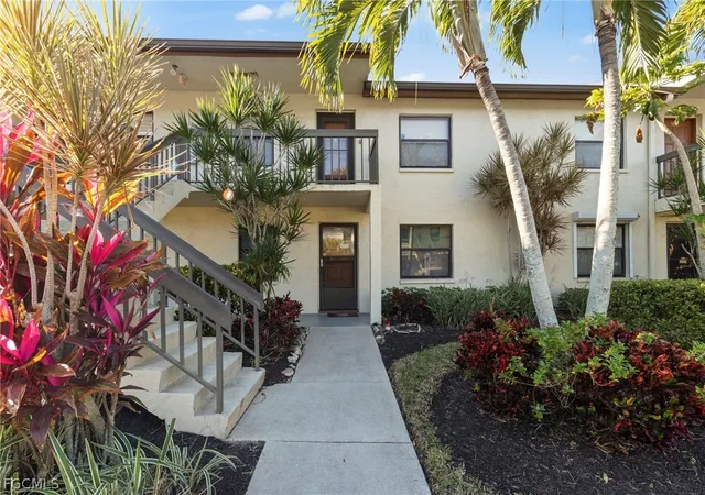 2nd image of 9305 Lake Park Dr #102, Fort Myers, FL 33919 | MLS# 2026006735