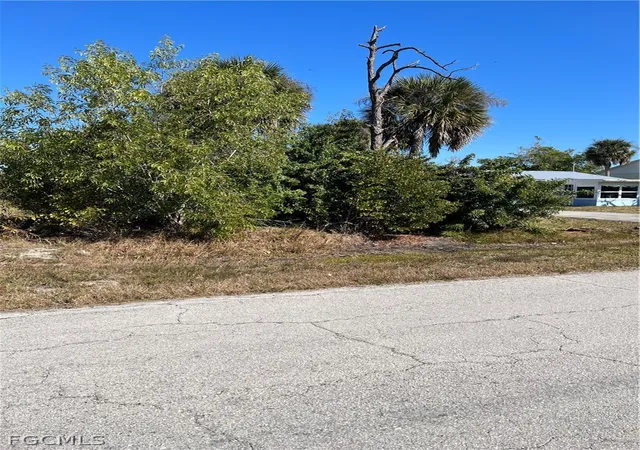 5th image of 3500 Tropical Point Dr, Saint James City, FL 33956 | MLS# 2026006771