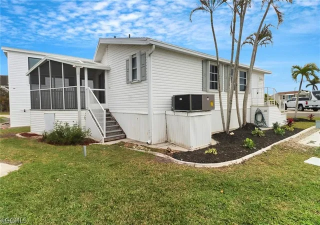 Photo 2 of Manufactured home for sale at 19681 Summerlin Rd #354, Fort Myers, FL 33908 | MLS# 2026007107 | Listing updated on 2026-06-03