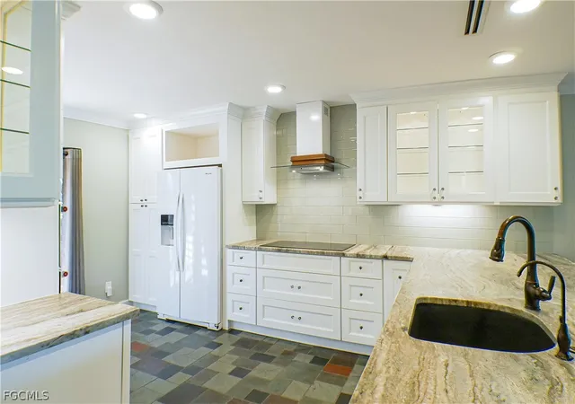 Photo 3 of Condo for sale at 112 Pinebrook Dr, Fort Myers, FL 33907 | MLS# 2026007137 | Listing updated on 2026-03-17