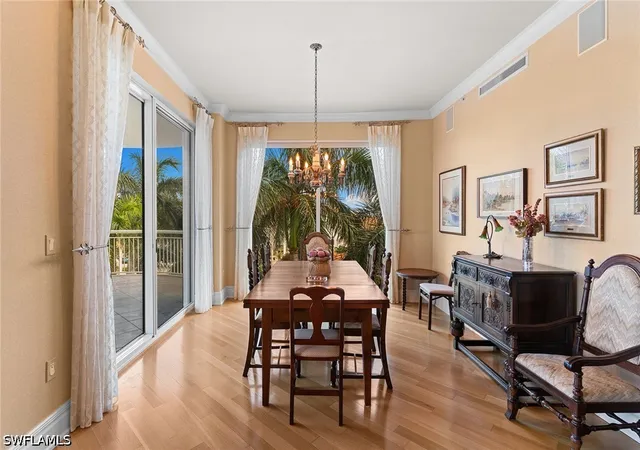 Listing Photo 3 - Condo for sale in building located at 4501 Gulf Shore Blvd N, Naples, FL 34103 - Unit #405