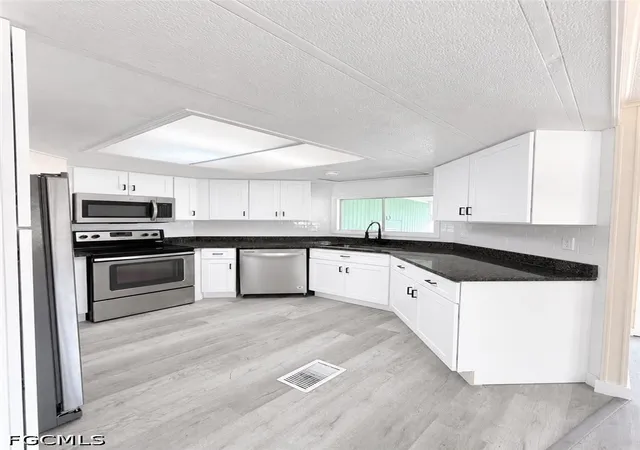 Photo 3 of Manufactured home for sale at 9330 Salisbury Dr, Brooksville, FL 34613 | MLS# 2026007312 | Listing updated on 2026-07-27