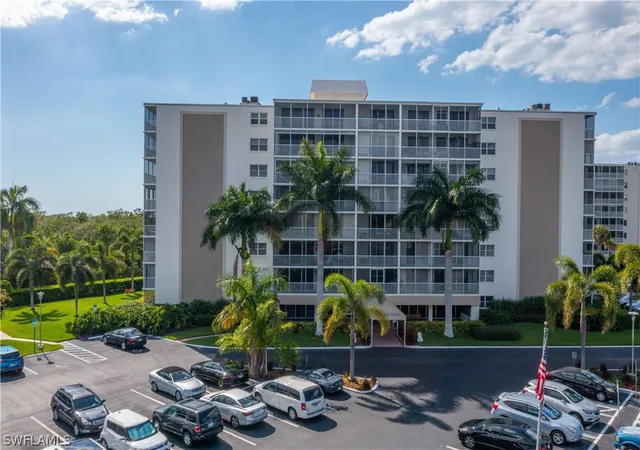 5th image of 3 Bluebill Ave, Naples, FL 34108