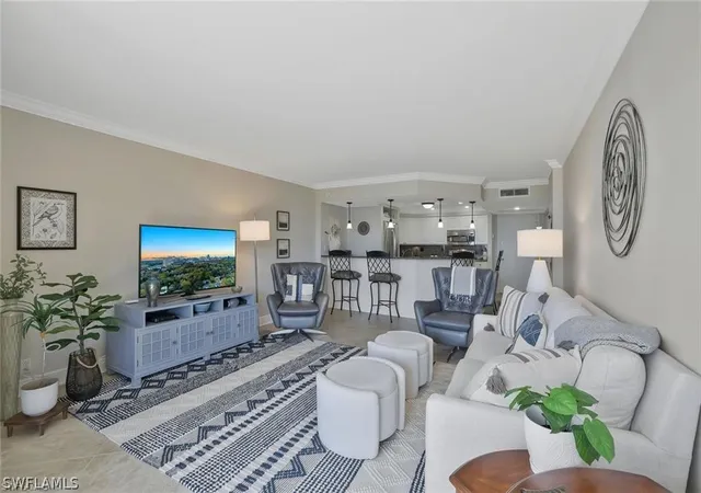 4th image of 5 Bluebill Ave #812, Naples, FL 34108 | MLS# 226006257