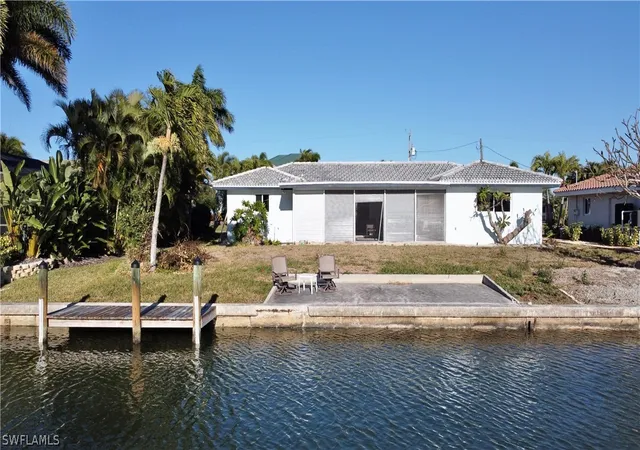 Photo 4 of Single family home for sale at 22 Bayview Blvd, Fort Myers Beach, FL 33931 | MLS# 226006350 | Listing updated on 2026-04-30