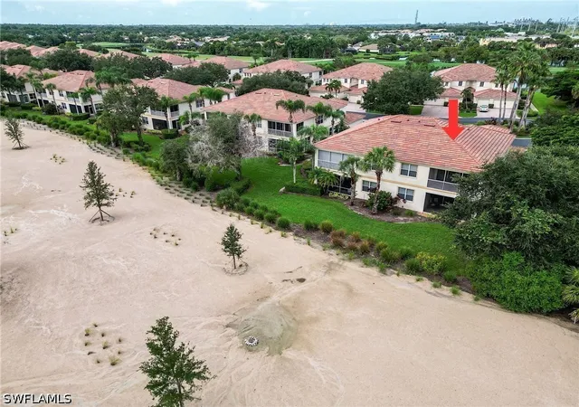 Listing Photo 5 - Condo for sale in building located at 3000 Meandering Wy, Fort Myers, FL 33905 - Unit #201