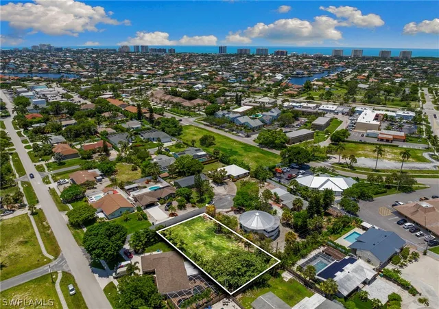 7th image of 410 Quail Dr, Marco Island, FL 34145 | MLS# 226006966